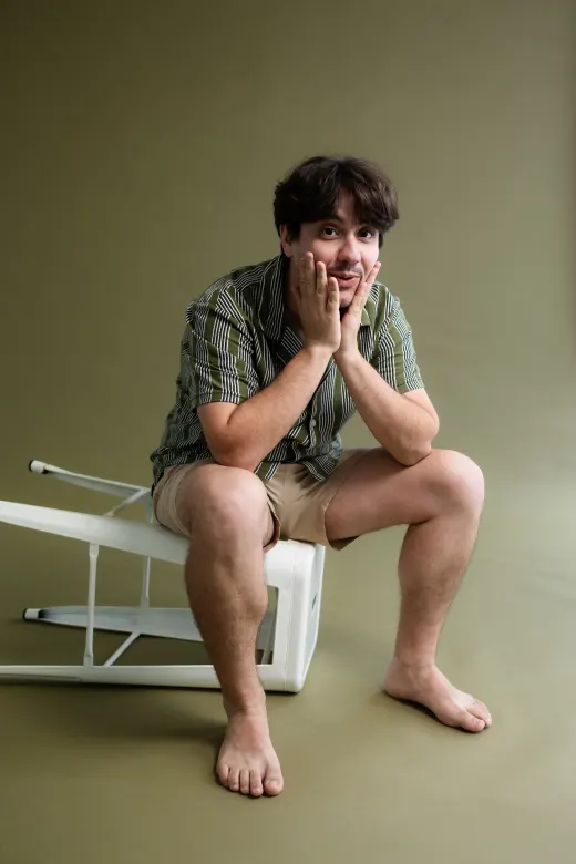 Momento espontâneo de Leonel em estúdio